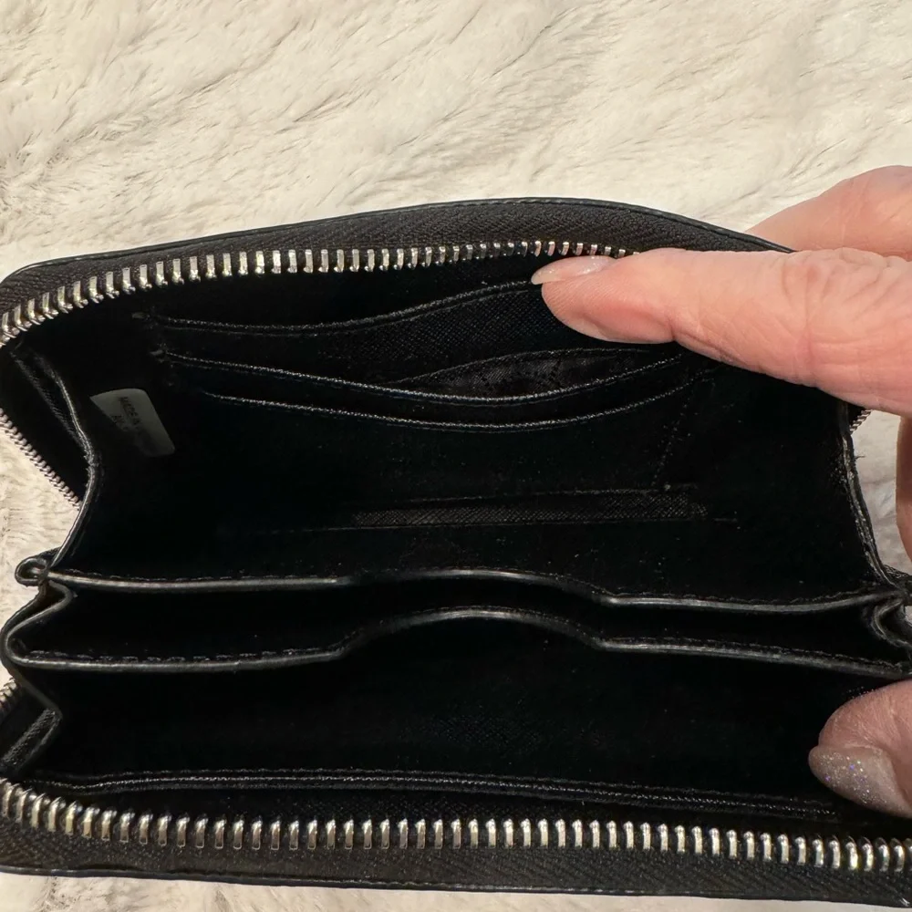 Michael Kors Snakeskin Wristlet in amazing condition!‎
